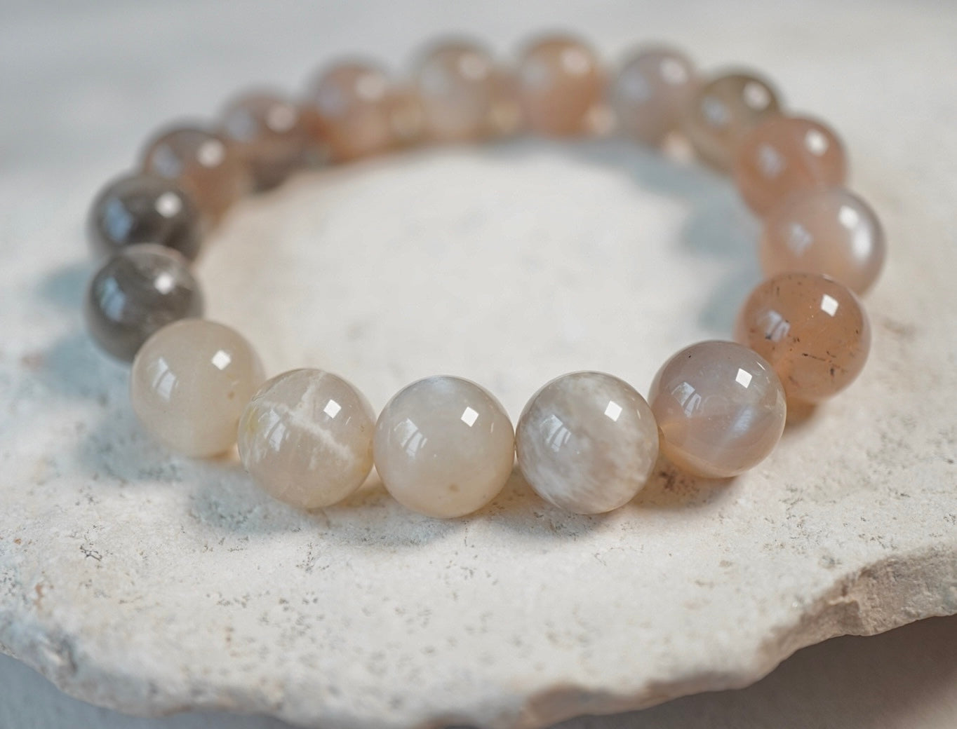 Mondstein aus Sri Lanka