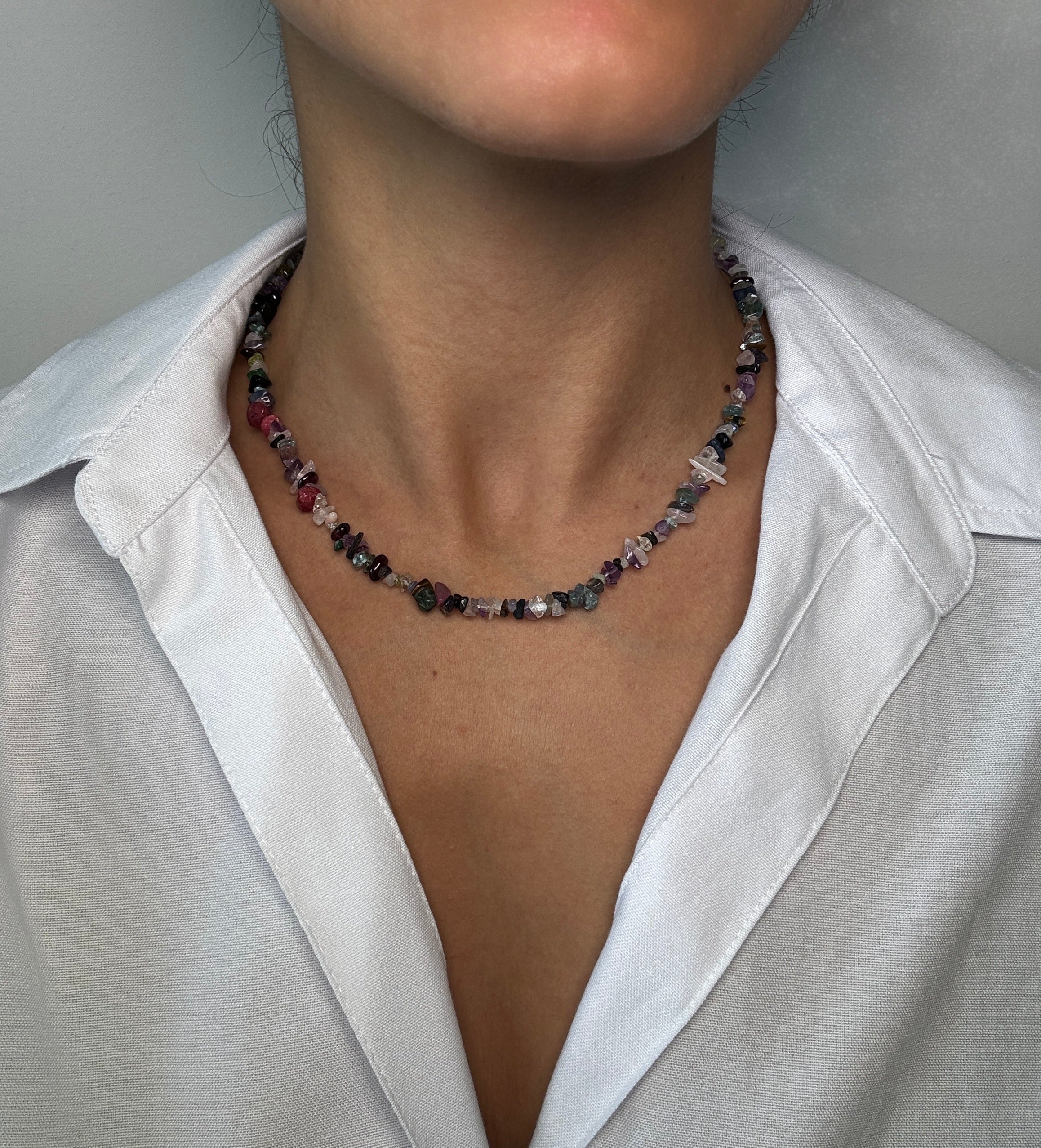 Kette aus winzigen Edelsteinen für Optimalen Schutz!